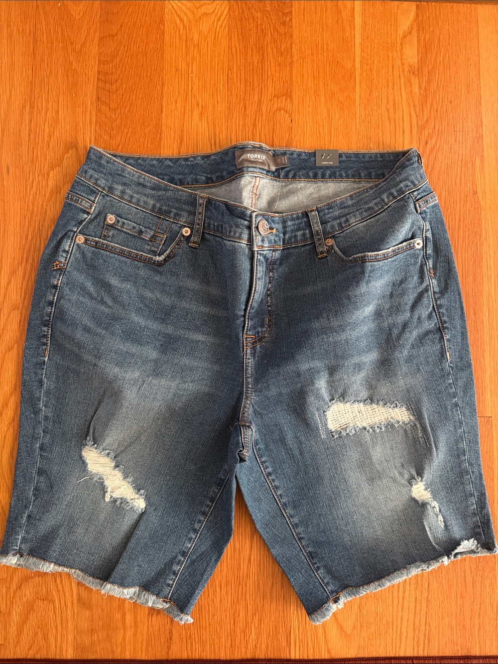 torrid Distressed Denim Mid-Length Jean Shorts - Blue size 14 New with tag